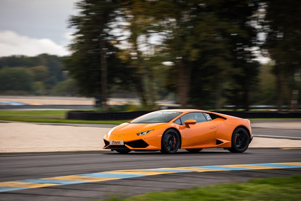 Lamborghini Huracan sur piste